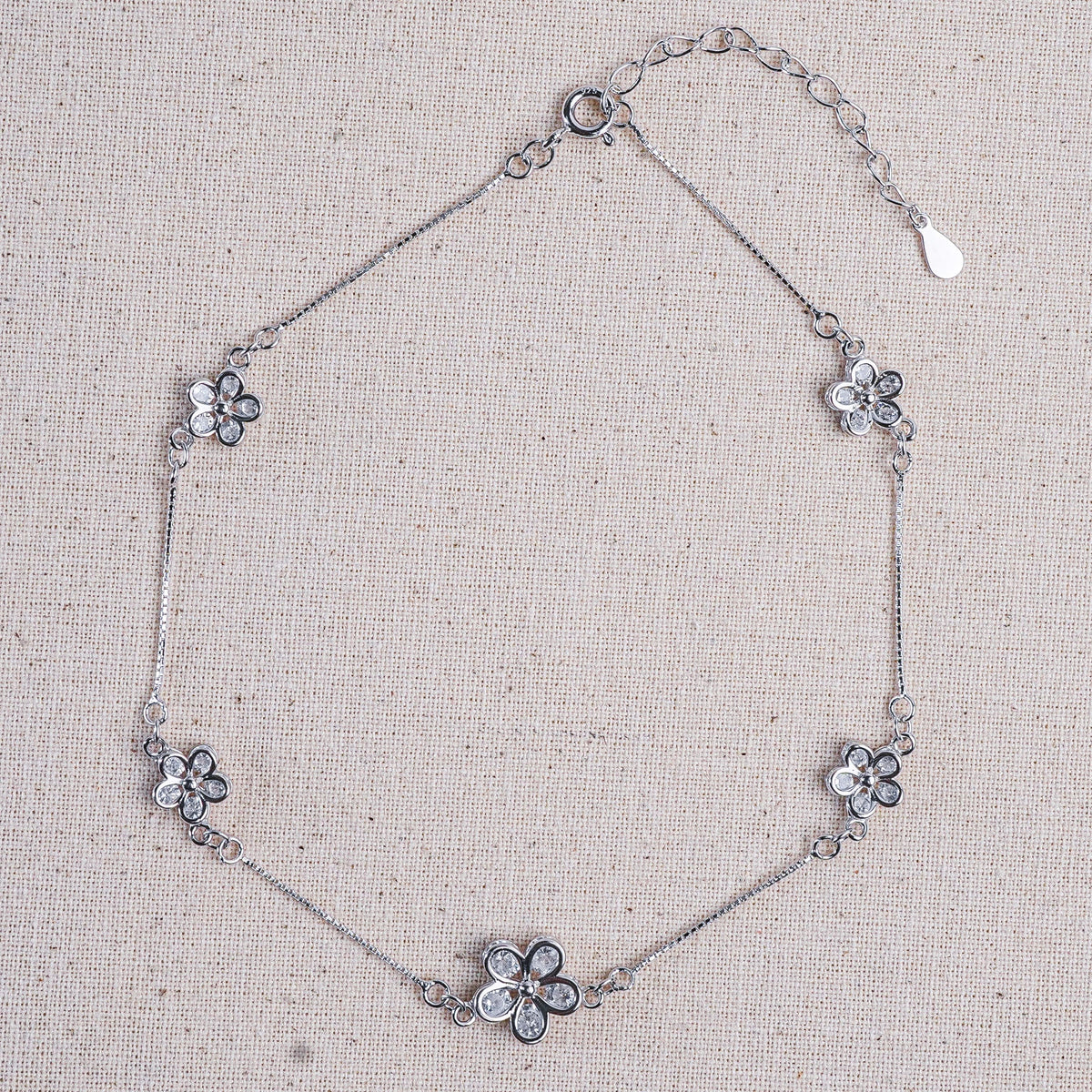 925 Sterling Silver Charming Petal Aura Anklet