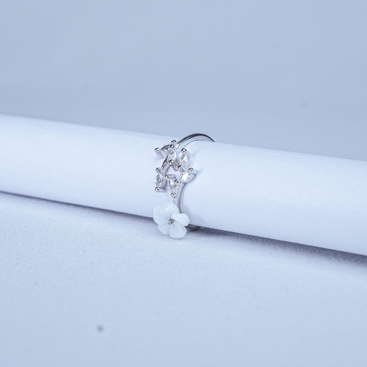 925 Sterling Silver White Petal Women Ring