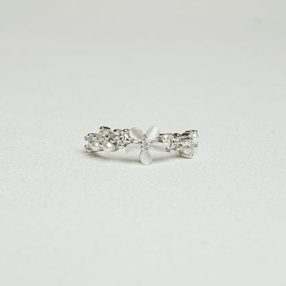 Silver Daisy Bloom Stone Ring
